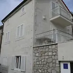Nyaraló House Bridge Tisno