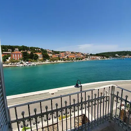 House Bridge Tisno